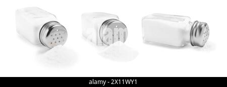 Natürliches Salz in Glasschüttlern isoliert auf weiß, Set Stockfoto