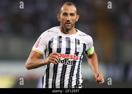 Lima, Peru. April 2024. Hernan Barcos von Alianza Lima spielte am 14. April 2024 im Nacional Stadium in Lima, Peru, während des Liga-1-Spiels zwischen Alianza Lima und Atletico Grau. (Foto: Miguel Marrufo/PRESSINPHOTO) Credit: PRESSINPHOTO SPORTS AGENCY/Alamy Live News Stockfoto