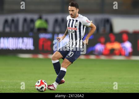 Lima, Peru. April 2024. Sebastian Rodriguez von Alianza Lima spielte während des Liga-1-Spiels zwischen Alianza Lima und Atletico Grau am 14. April 2024 im Nacional Stadium in Lima, Peru. (Foto: Miguel Marrufo/PRESSINPHOTO) Credit: PRESSINPHOTO SPORTS AGENCY/Alamy Live News Stockfoto