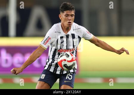 Lima, Peru. April 2024. Jesus Castillo von Alianza Lima spielte am 14. April 2024 im Nacional Stadium in Lima, Peru, während des Liga-1-Spiels zwischen Alianza Lima und Atletico Grau. (Foto: Miguel Marrufo/PRESSINPHOTO) Credit: PRESSINPHOTO SPORTS AGENCY/Alamy Live News Stockfoto