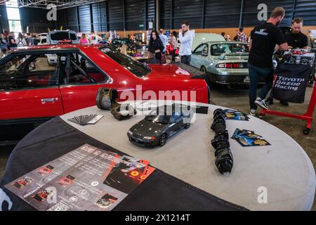 © Arnaud BEINAT/Maxppp. 14.04.2024, Metz, Lorraine, Grand EST, Frankreich. Miniature et vraies voitures vues durant le Salon Metz Auto Passion qui s'EST tenu à Metz (Mosel, Grand EST) les 13 et 14 avril 2024. ENGLISCHE BILDUNTERSCHRIFT : Modellsatz und echte Autos, die während der Ausstellung von Metz Auto Passion in der französischen Stadt Metz (Osten Frankreichs) am 13. Und 14. April 2024 zu sehen sind. Quelle: MAXPPP/Alamy Live News Stockfoto