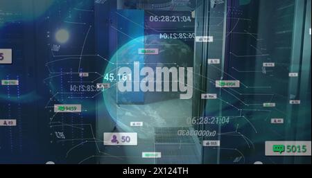 Bild von Social-Media-Symbolen, sich drehender Globus und Datenverarbeitung im Serverraum Stockfoto