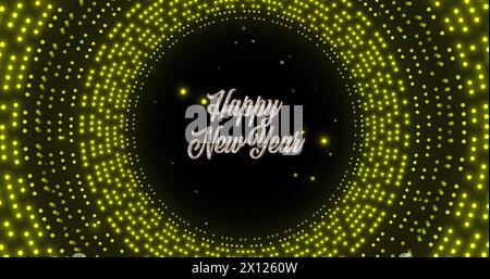 Bild des fröhlichen neuen Jahres-Textes über leuchtenden gelben Kreisen auf schwarzem Hintergrund Stockfoto