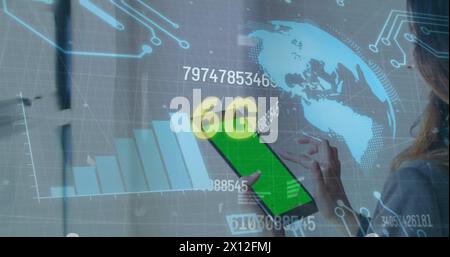 Bild der Datenverarbeitung und 6 g Text über kaukasierin mit Tablet Stockfoto