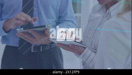 Bild der Datenverarbeitung und 6 g Text über kaukasischen Geschäftsleuten mit Tablet Stockfoto