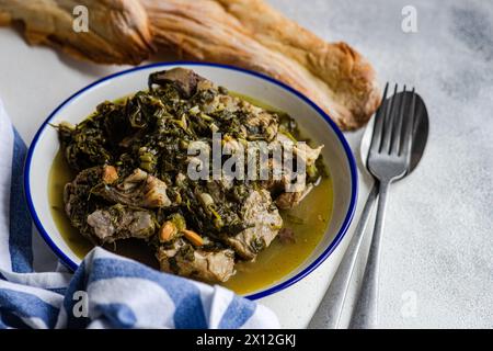 Traditionelles georgianisches Frühlingsgericht Chakapuli Stockfoto