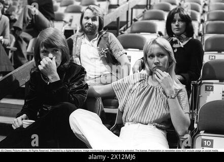 ABBA. Eine schwedische Popgruppe, die zu den beliebtesten und erfolgreichsten Musikgruppen aller Zeiten zählt. Die Mitglieder von ABBA: Anni-Frid Lyngstad, Benny Andersson, Agnetha Fältskog und Björn Ulvaeus 1976 Stockfoto