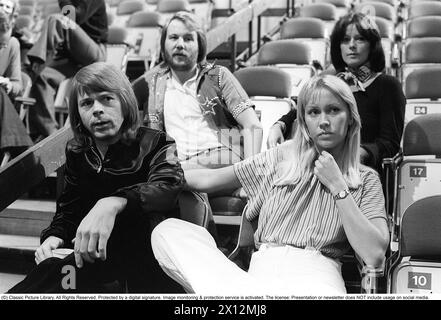 ABBA. Eine schwedische Popgruppe, die zu den beliebtesten und erfolgreichsten Musikgruppen aller Zeiten zählt. Die Mitglieder von ABBA: Anni-Frid Lyngstad, Benny Andersson, Agnetha Fältskog und Björn Ulvaeus 1976 Stockfoto