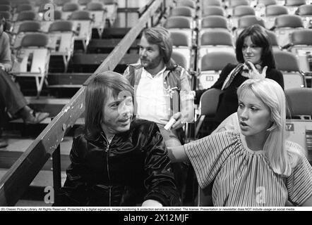 ABBA. Eine schwedische Popgruppe, die zu den beliebtesten und erfolgreichsten Musikgruppen aller Zeiten zählt. Die Mitglieder von ABBA: Anni-Frid Lyngstad, Benny Andersson, Agnetha Fältskog und Björn Ulvaeus 1976 Stockfoto