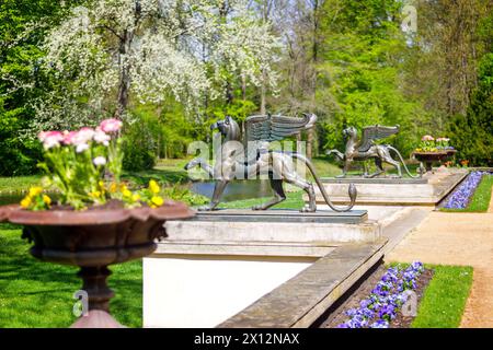 Fruehling im Branitzer Park DEU/Deutschland/Brandenburg/Cottbus, 11.04.2024, Fruehling in Brandenburg - Fuerst-Pueckler-Park Branitz in Cottbus mit Schloss Branitz an einem sonnigen Fruehlingstag im April. *** Frühling in Branitz Park DEU Deutschland Brandenburg Cottbus, 11 04 2024, Frühling in Brandenburg Fuerst Pueckler Park Branitz in Cottbus mit Schloss Branitz an einem sonnigen Frühlingstag im April AF Cottbus 65169.jpeg Stockfoto