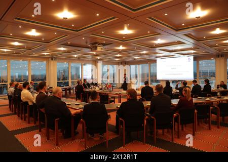 Berlin, Deutschland. Januar 2024. Dieses Foto vom 22. Januar 2024 zeigt die Preisverleihung des 500. In Taicang investierten deutschen Unternehmens in Beckum, Nordrhein-Westfalen. Quelle: Du Zheyu/Xinhua/Alamy Live News Stockfoto