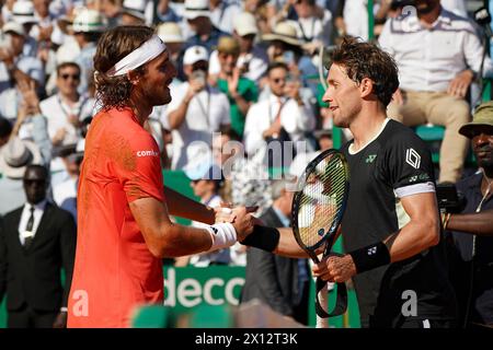 MONTE-CARLO, MONACO - 14. APRIL: Stefanos Tsitsipas (Grece) und Casper Ruud (Norwegen) beim Finale der Rolex Monte-Carlo Masters im Monte-Carlo Country Club am 14. April 2024 in Monte-Carlo, Monaco. Stockfoto