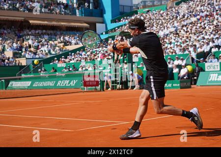 MONTE-CARLO, MONACO - 14. APRIL: Casper Ruud (Norwegen) beim Finale gegen Stefanos Tsitsipas (Griechenland) beim Rolex Monte-Carlo Masters im Monte-Carlo Country Club am 14. April 2024 in Monte-Carlo, Monaco. Stockfoto