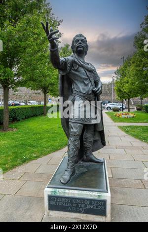 Ethelbert,King,of,Kent,Bretwalda,of,The,English.AD 597,Statue,in,Lady Woottons Green,Canterbury,Kent Stockfoto