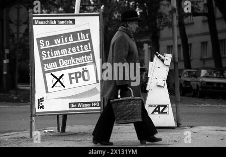 Wien am 4. November 1987: Ein Wahlplakat der FPOE (Österreichische Freiheitspartei) für die bevorstehenden Wahlen in Wien. - 19871104 PD0012 - Rechteinfo: Rechte verwaltet (RM) Stockfoto