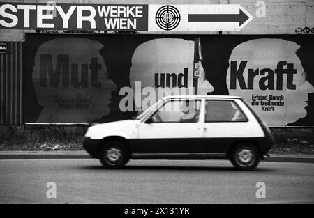 Ein Wahlplakat der OEVP (Österreichische Volkspartei) in Wien, aufgenommen am 4. November 1987. - 19871104 PD0011 - Rechteinfo: Rechte verwaltet (RM) Stockfoto