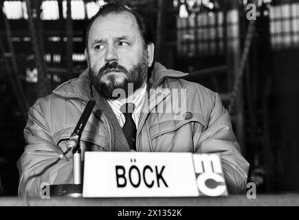 Wien am 1. Dezember 1989: Diskussion über die Privatisierung und Modernisierung des Wiener Zoos Schönbrunn. Im Bild: Dr. Fritz Boeck, Direktor des Zoos. - 19891201 PD0019 - Rechteinfo: Rechte verwaltet (RM) Stockfoto