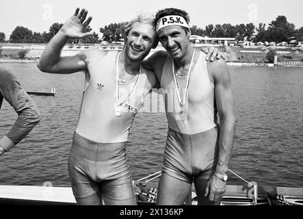 98. Internationale Ruderregatta in Wien am 27. August 1990: Karl Sinzinger (L) und Hermann Bauer (R) nahmen in der Kategorie Doppelskuller (ohne Coxswain) Teil. - 19900826 PD0016 - Rechteinfo: Rechte verwaltet (RM) Stockfoto