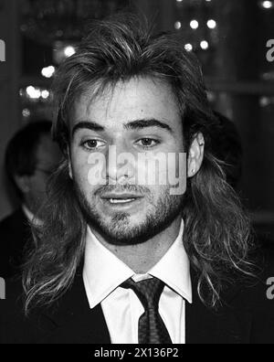 US-Tennisspieler Andre Agassi, gefangen im Rahmen des Davis Cup in Wien am 20. September 1990. - 19900920 PD0003 - Rechteinfo: Rechte verwaltet (RM) Stockfoto