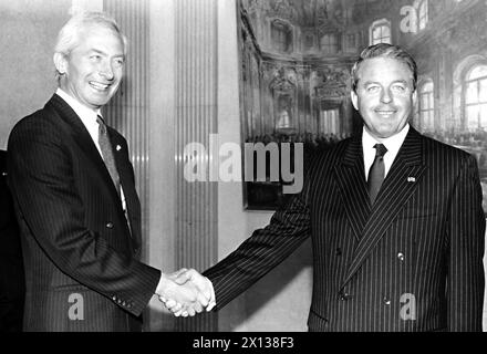 Der österreichische Bundeskanzler Franz Vranitzky (rechts) trifft am 10. September 1991 in Wien auf Prinz Hans-Adam von Liechtenstein II. Anlässlich eines dreitägigen Besuchs des Fürsten in Österreich. - 19910910 PD0004 - Rechteinfo: Rechte verwaltet (RM) Stockfoto