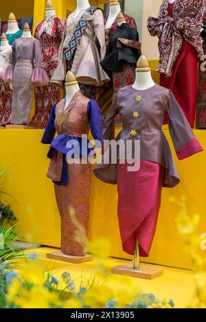 KL, Malaysia - April 10,2024 : Ausstellung „Weaving Threads of Heritage“ im Pavilion Kuala Lumpur. Stockfoto