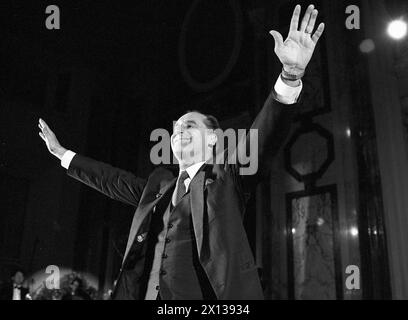 Thomas Klestil, Präsidentschaftskandidat der Österreichischen Volkspartei OEVP (r) zu Beginn des Wahlkampfes am 6. März 1992 in der Wiener Hofburg. - 19920306 PD0012 - Rechteinfo: Rechte verwaltet (RM) Stockfoto