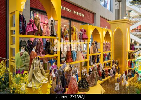 KL, Malaysia - April 10,2024 : Ausstellung „Weaving Threads of Heritage“ im Pavilion Kuala Lumpur. Stockfoto