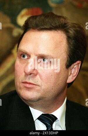 Die dritte parlamentarische Sitzung der Konferenz für Sicherheit und Zusammenarbeit in Europa (KSZE) wurde am 5. Juli 1994 in Wien eröffnet. Auf dem Bild: Der Präsident des russischen parlaments Iwan Rybkin. - 19940707 PD0001 - Rechteinfo: Rechte verwaltet (RM) Stockfoto