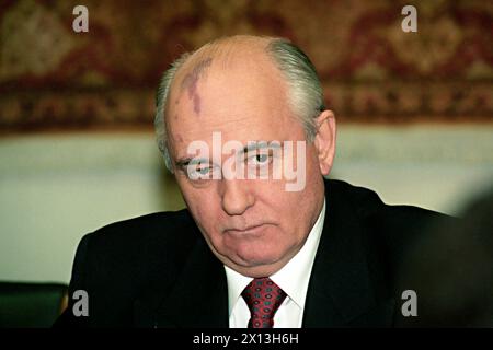 Michail Gorbatschow, der ehemalige Präsident der Sowjetunion, besuchte am 5. Dezember 1995 den österreichischen Bundeskanzler Franz Vranitzky in Wien. - 19951205 PD0007 - Rechteinfo: Rechte verwaltet (RM) Stockfoto