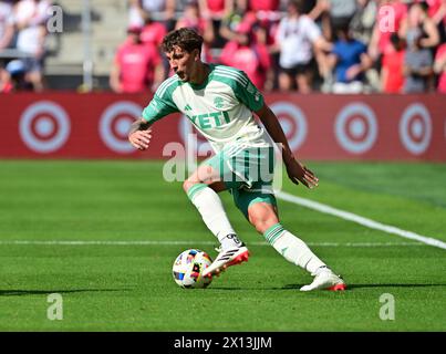 St. Louis, USA. April 2024. Austin FC-Verteidiger Guilherme Biro (29) dreht den Ball. STL City war Gastgeber des Austin FC in einem Spiel der Major League Soccer im STL City Stadium in St. Louis, MO am Sonntag, den 14. April 2024. Foto: Tim Vizer/SIPA USA Credit: SIPA USA/Alamy Live News Stockfoto