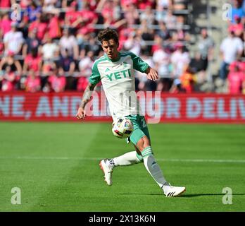 St. Louis, USA. April 2024. Der Austin FC-Verteidiger Guilherme Biro (29) jagt den Ball. STL City war Gastgeber des Austin FC in einem Spiel der Major League Soccer im STL City Stadium in St. Louis, MO am Sonntag, den 14. April 2024. Foto: Tim Vizer/SIPA USA Credit: SIPA USA/Alamy Live News Stockfoto