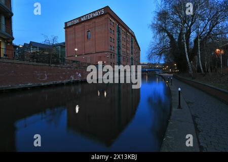 Das britische Wasserstraßen-Gebäude am Nottingham and Beeston Canal, Castle Wharf, Waterfront Area von Nottingham City, Nottinghamshire, England, Großbritannien Stockfoto