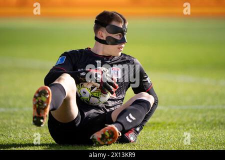 14. April 2024, Aarhus, Dänemark. Bailey Peacock-Farrell rettet das Tor der AGF während des Superliga-Spiels zwischen AGF und Brøndby IF im Ceres Park in Aarhus Sonntag, 14. April 2024. (Foto: Bo Amstrup/Ritzau Scanpix) Credit: Ritzau/Alamy Live News Stockfoto