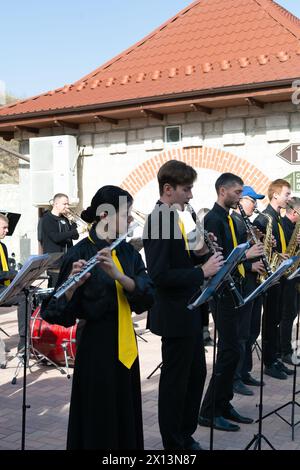 Bender, Tiraspol - Oktober 2023: Tiraspols Sinfonieorchester spielt in der Festung Bender anlässlich des Weinfestes Stockfoto