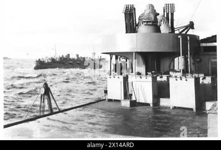 DIE OPERATION FACKEL, NOVEMBER 1942 – Konvoi der Royal Navy auf dem Weg nach Französisch-Nordafrika, 9. November 1942. Foto vom niederländischen Transportschiff SS Dempo Dutch Navy, Royal Navy Stockfoto