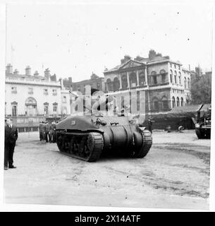 Der General Sherman Panzer der britischen Armee wird bei Horse Guards ausgestellt Stockfoto