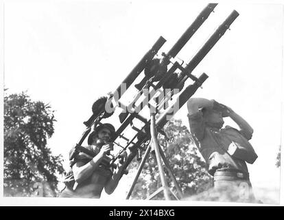 VIERFACH-LEWIS-GESCHÜTZE - vier Lewis-Geschütze auf einer Halterung sind eine beeindruckende Waffe für eine Vielzahl von Anwendungen, insbesondere gegen Flugzeuge. Diese Bilder zeigen die vierfache Montage der britischen Armee Stockfoto