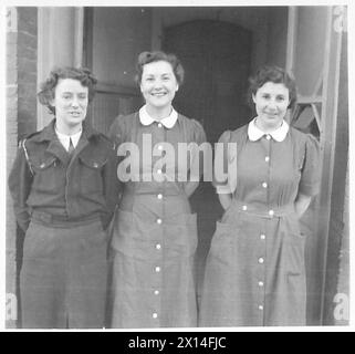 AMERIKANISCHE CHIRURGIN BEI DER BRITISCHEN ARMEE: Miss Betty Howorth (links) Miss Thurza Crichton und Miss Margaret Ellis (rechts) British Army Stockfoto