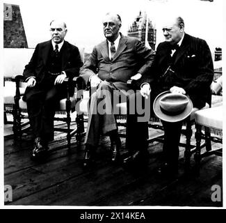 Präsident Franklin D. Roosevelt und Premierminister Winston Churchill treffen sich während einer Konferenz des Zweiten Weltkriegs in Quebec mit dem kanadischen Premierminister Mackenzie King. Stockfoto