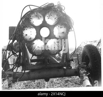 TUNIS : LETZTE PHASEN VOR DER EROBERUNG DER STADT - Vorderansicht eines neuen deutschen 6-Zoll-Mörtels, wie man sehen kann, gibt es sechs Fässer auf einem zweirädrigen Fahrgestell der British Army Stockfoto