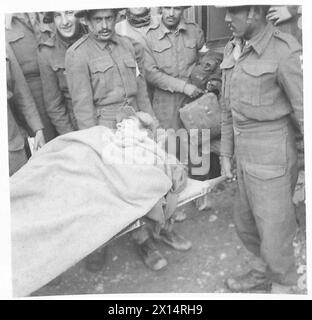 ITALIEN : ACHTE ARMYRIVIER MORO AREA - Ein deutscher Gefangener in einer fortgeschrittenen Dressing Station im indischen Sektor British Army Stockfoto