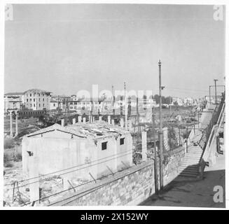 ACHTE ARMEE: BRÜCKENKOPF ÜBER DEN ARNO - der zerstörte Bahnhof in Florenz, der von der Deutschen Britischen Armee abgerissen wurde Stockfoto