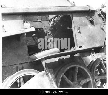 FÜNFTE ARMEE : ANZIO BRÜCKENKOPF ERSTER FUNKGESTEUERTER PANZER, DER VON DEN VERBÜNDETEN GEFANGEN GENOMMEN WIRD - die Seitenluke des Fahrers, rechts, britische Armee Stockfoto