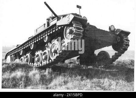 DER VALENTINE-PANZER – Infanteriepanzer Mark III, auch bekannt als valentine-Panzer, ein gepanzertes Kampffahrzeug, das für eine enge Zusammenarbeit mit der Infanterie entwickelt wurde. Sie ist mit einer zwei-Pfünder-Pistole und einer BESA-Maschinenpistole bewaffnet und trägt eine dreiköpfige Besatzung. Sein Turm wird durch elektrische Energie gedreht und ist mit drahtlosen Geräten für die Kommunikation ausgestattet. Er wiegt 16 Tonnen, hat eine Höchstgeschwindigkeit von 15 Meilen pro Stunde und eine Reisegeschwindigkeit von 10 British Army Stockfoto