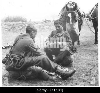 EINE INDISCHE BERGEINHEIT IM TRAINING - während einer Ruhezeit britische Armee Stockfoto