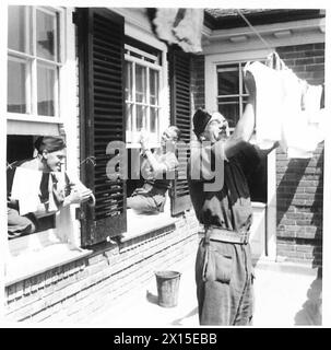 LIFE AT COASTAL DEFENSE BATTERIES - Waschtag bei einem der Batterien British Army Stockfoto