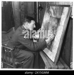 5. ARMEE : 78 DIVISION COMMANDER AT WORK - The General studiert eine der Karten, die den größten Teil des Mauerraums der ausgegrabenen britischen Armee abdecken Stockfoto