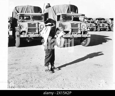 BRITISCHE EXPEDITIONSTRUPPE ZUR BEKÄMPFUNG VON HEUSCHRECKEN IM NAHEN OSTEN - der Militärdienst kontrolliert die Fahrzeuge beim Verlassen der Organisation der Vereinten Nationen (UNO). Stockfoto