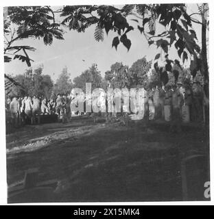 Vier britische Armeeoffiziere, die bei einem Flugunfall getötet wurden, sind auf dem Friedhof in Old Cairo begraben. Das Begräbnis umfasst Generalmajor V.V. Pope, Brigadiers R.E. Russell und E.S. Unwin sowie Captain G.R. Amery. Stockfoto