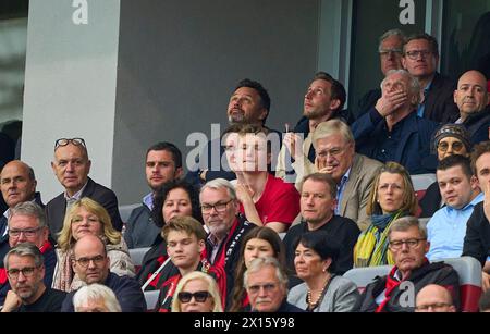 Leverkusen, Deutschland. April 2024. Rudi Völler, Voeller (DFB Sportdirektor), Stefan Kiesslong, Bernd Neuendorf, DFB-Präsident Deutscher Fußball, im Spiel BAYER 04 LEVERKUSEN - SV WERDER BREMEN 5-0 am 14. April 2024 in Leverkusen, Deutschland. Saison 2023/2024, 1. Bundesliga, Spieltag 29, 29. Spieltag Credit: Peter Schatz/Alamy Live News Stockfoto